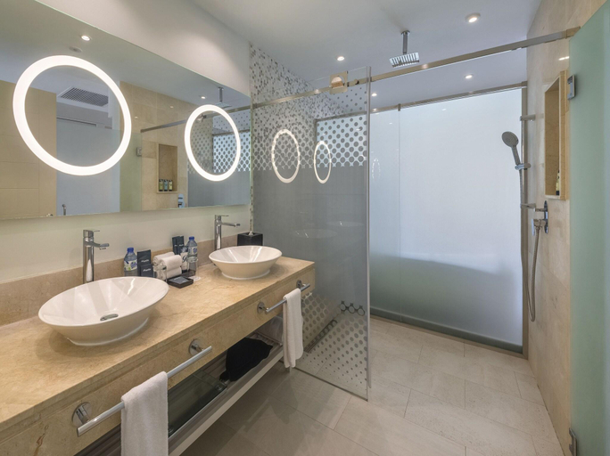 Bathroom 5, Royalton CHIC Punta Cana All-Inclusive Adults Only, Salvaleon de Higuey