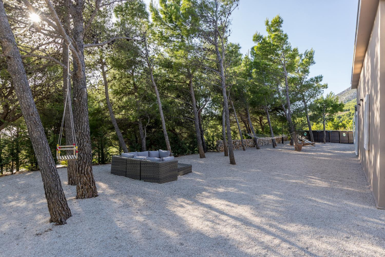 Others 2, Villa Sun Garden, Bol