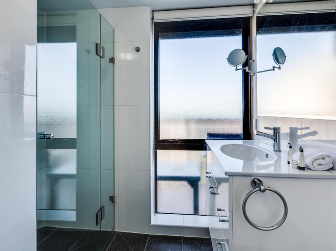 Bathroom 7