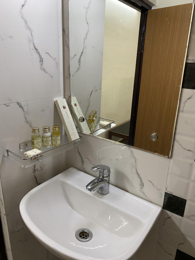 Bathroom 2, Hotel Mayur, Puruliya