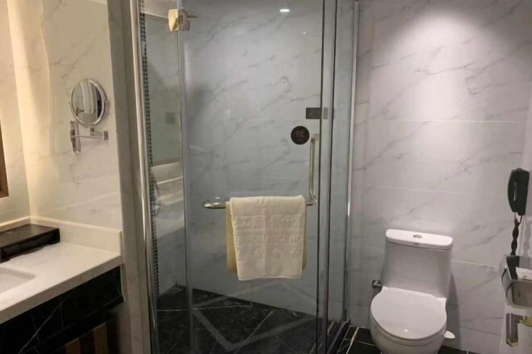Bathroom 4, River Romance Hotel (Chongqing Jiefangbei), Chongqing