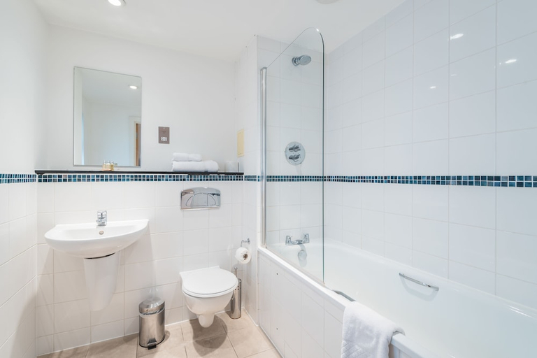 Bathroom 4, Marlin Apartments Commercial Road - Limehouse, London