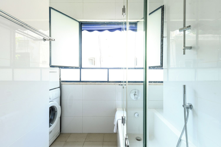 Bathroom 3, Spacious 3BR Penthouse w Rooftop