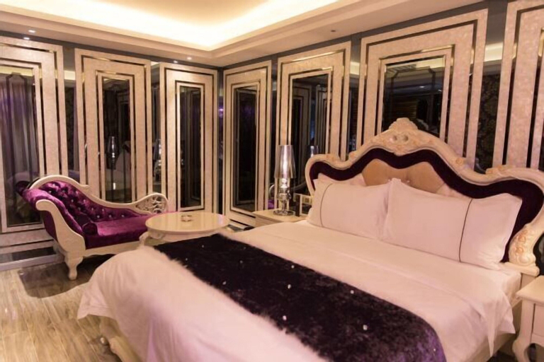 Bedroom 12