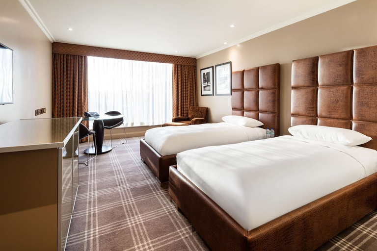 Bedroom 3, Radisson Blu Hotel, London Heathrow, London