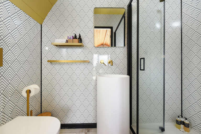 Bathroom 3, Bracken Hide Hotel, Highland