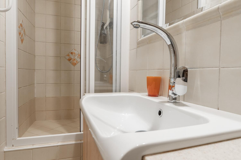 Bathroom 3, Charming Apartment in Lesser Town, Praha 1
