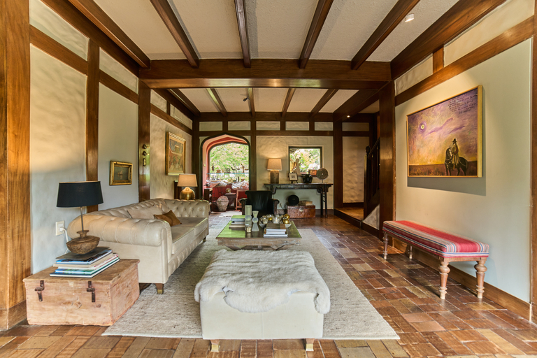 Public Area 4, L'Auberge, n.a351