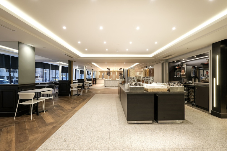 Food & Drinks 4, Royal National Hotel, London