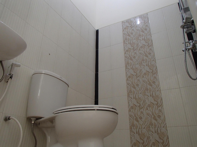 Bathroom 9