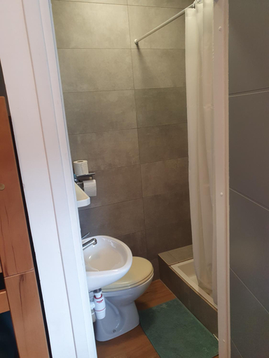 Bathroom, Chalet Jaune CHAMECHAUDE, Isère