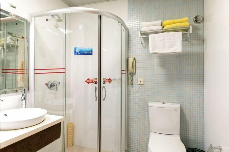 Bathroom 4, Longshan Hotel, Handan