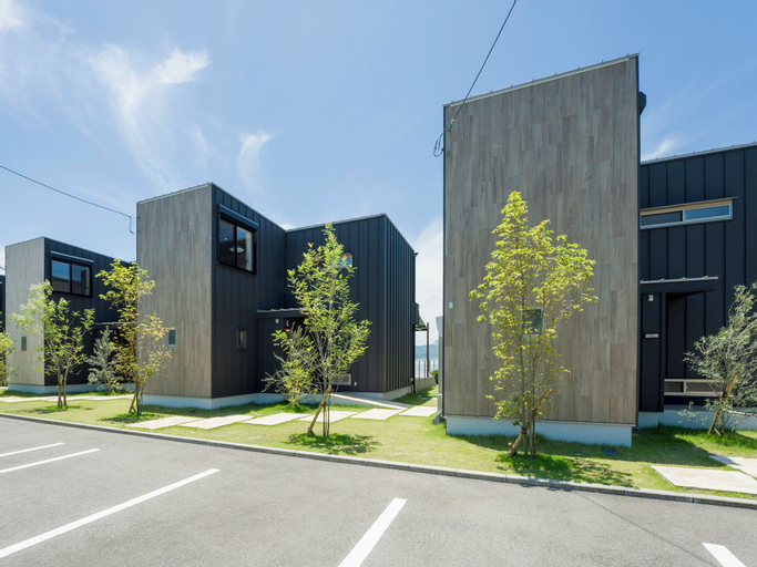 Exterior & Views 6