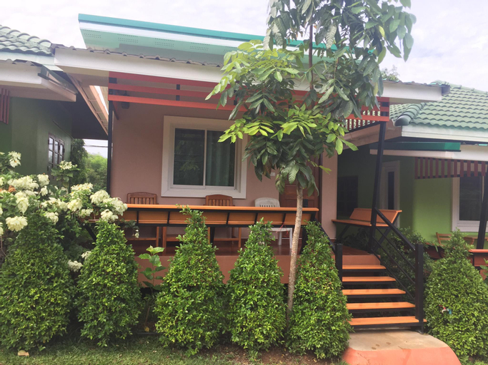 Exterior 11