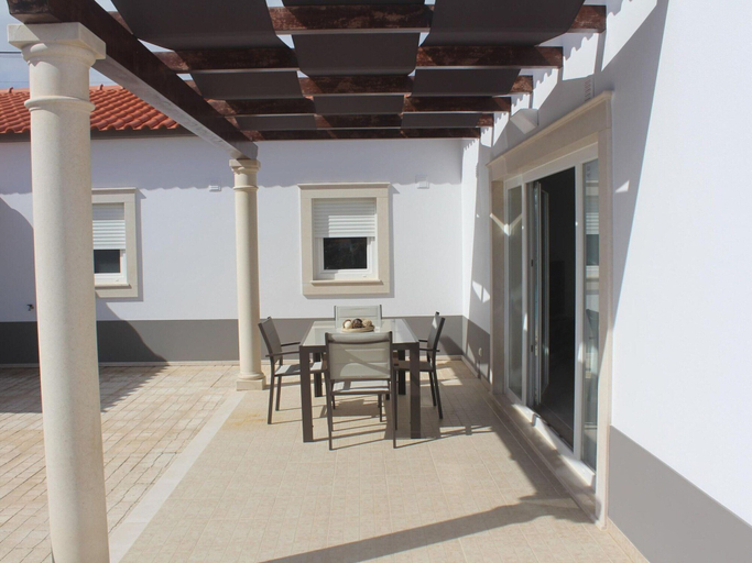 Others 3, Villa With Private Wellness and Pool, Caldas da Rainha
