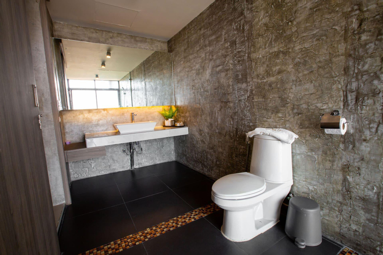 Bathroom 8