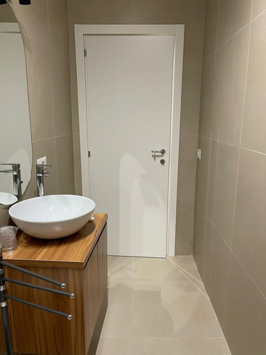 Bathroom 4, Domus Carmela, Napoli
