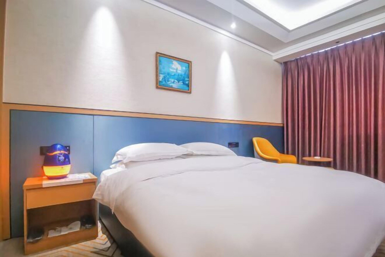 Bedroom 2, Tian Bo Hotel, Leshan