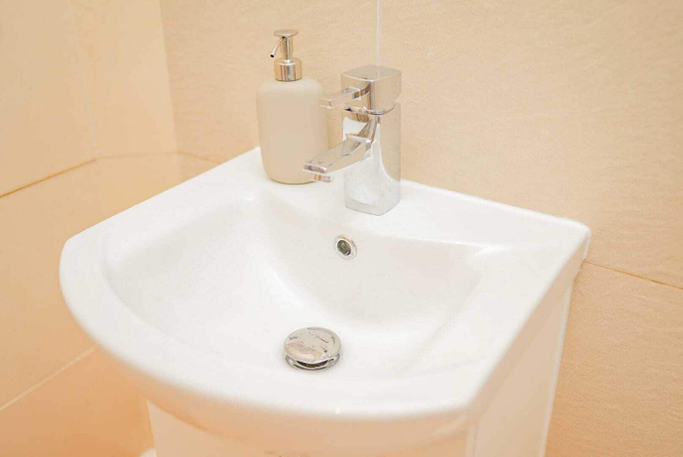Bathroom 2, One Bedroom Flat in Gravesend Kent, Kent