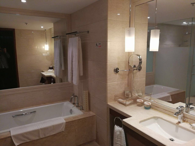 Bathroom 5, Beijing Taishan Hotel, Beijing