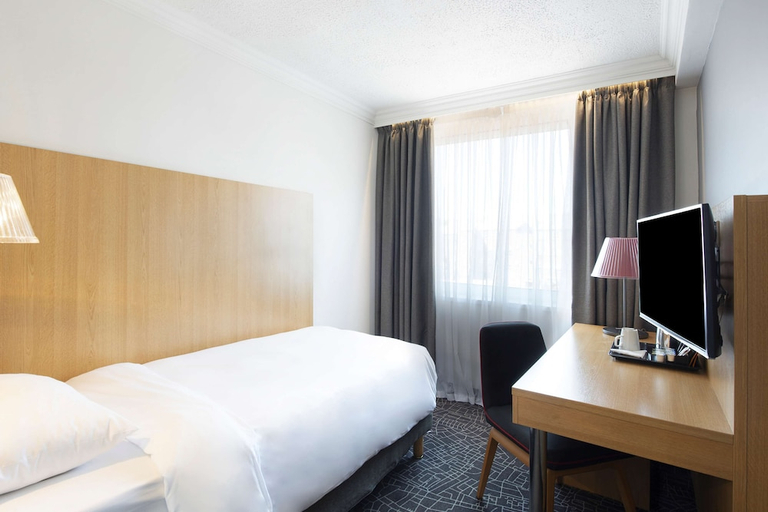 Bedroom 2, Radisson Hotel York, York