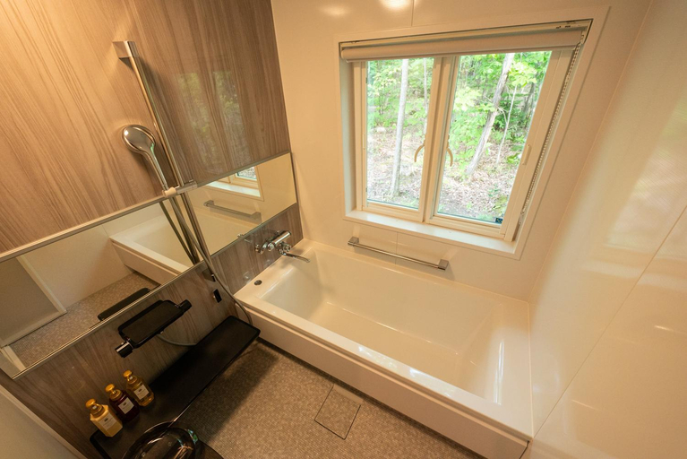 Bathroom 2, Chill Village, Biei