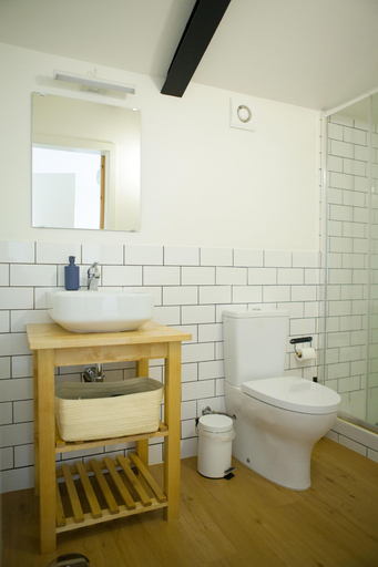 Bathroom 4, The Holy Cow - Hostel & Suites, Ponta Delgada