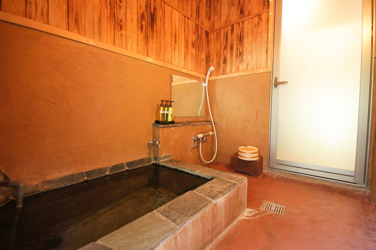 Bathroom 16