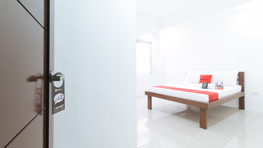 Bedroom 2, Reddoorz Plus @ D'builders Poblacion - Bgc, Taguig