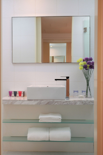 Bathroom 18