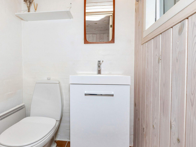 Bathroom 3, Spacious Holiday Home in Løkken near Sea, Jammerbugt