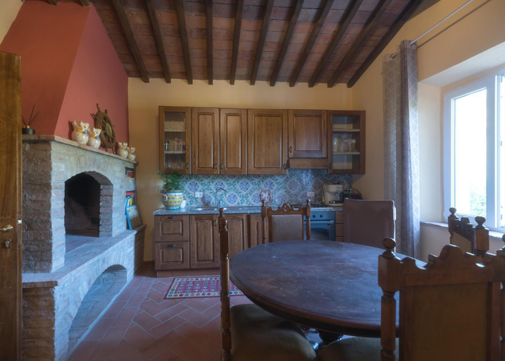 Others 2, La Casa Rossa, Florence