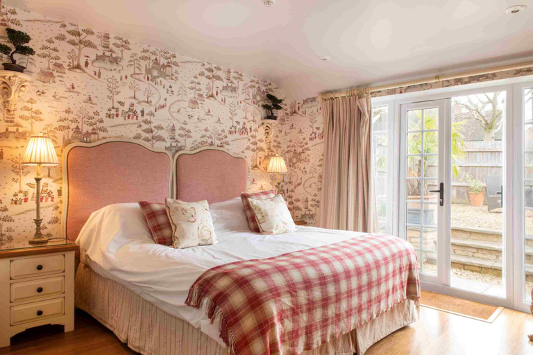 Bedroom 2, The Crown Inn, Northamptonshire