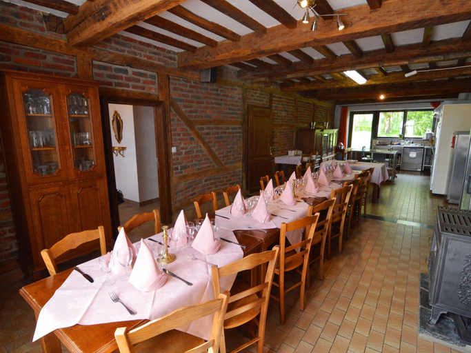 Food & Drinks 5, Spacious Ardennes Getaway, Namur