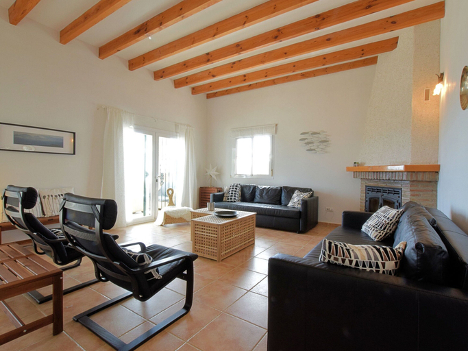 Living room 2, Spacious Villa with Hot Tub in Arenas, Málaga