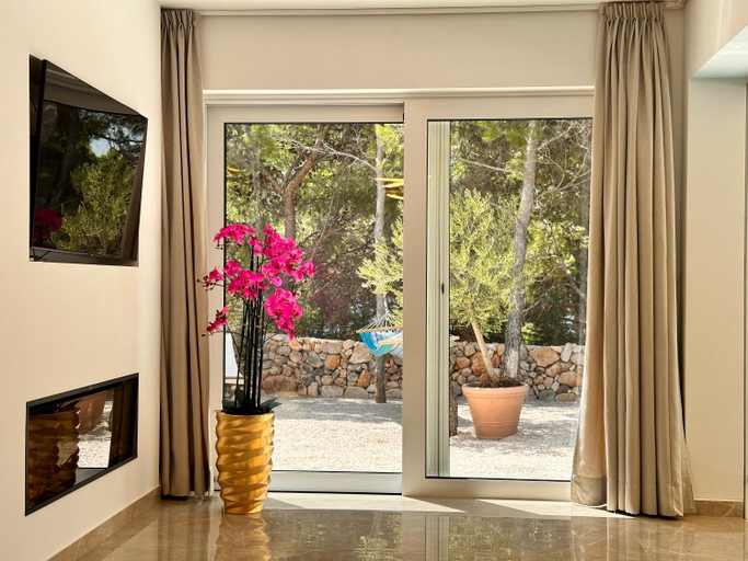 Others 5, Villa Sun Garden, Bol