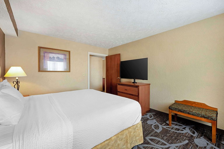 Bedroom 3, Best Western Plus Mid Nebraska Inn & Suites, Buffalo