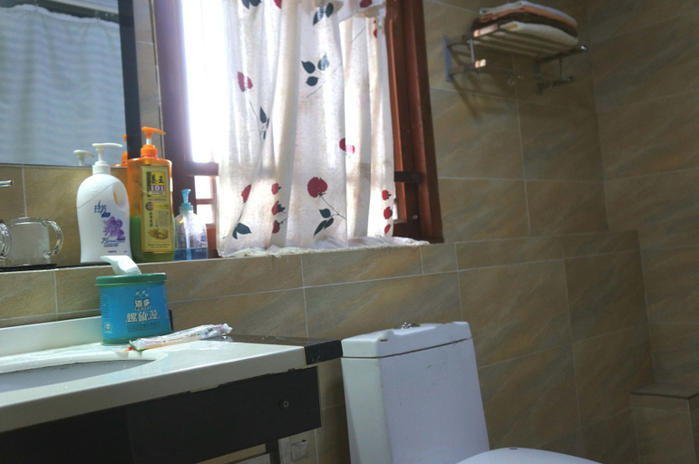Bathroom 4, Delamu Inn, Lijiang