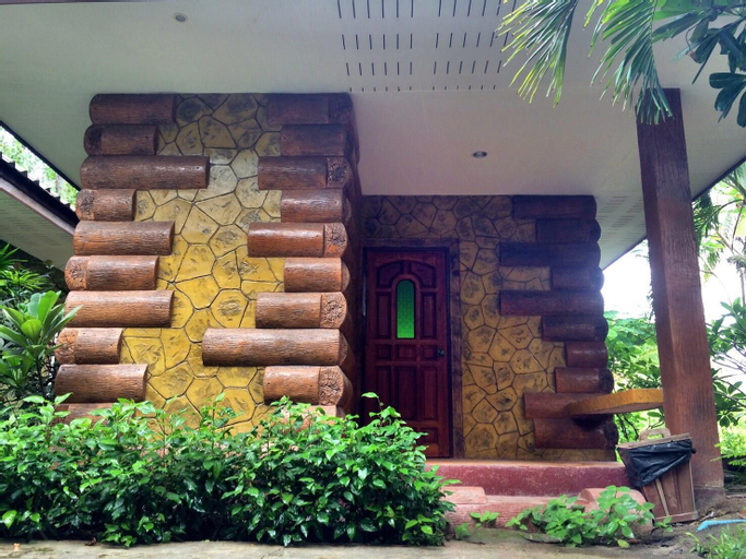 Exterior 5