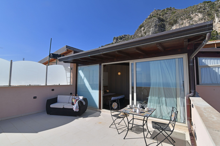 Exterior & Views 2, Hotel Le Chevalier, Messina