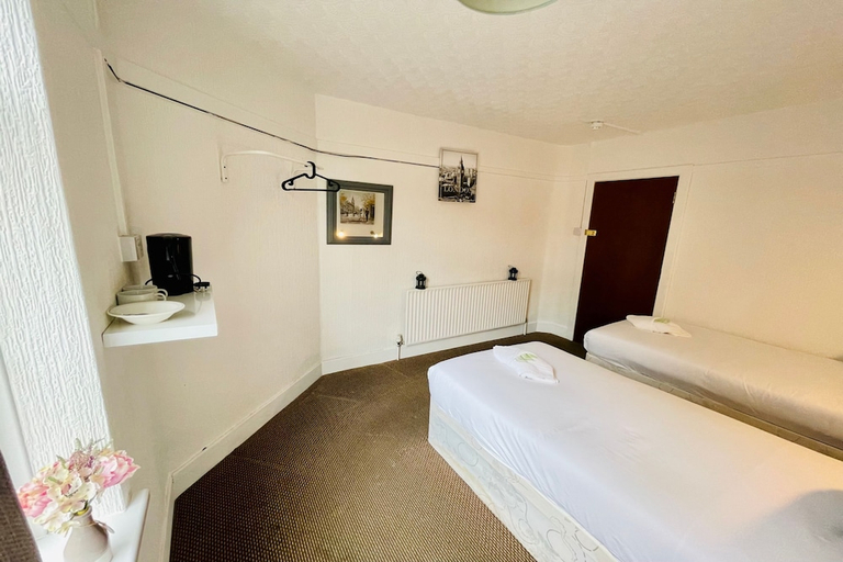 Bedroom 2, OYO Harbour Hotel, Lincolnshire