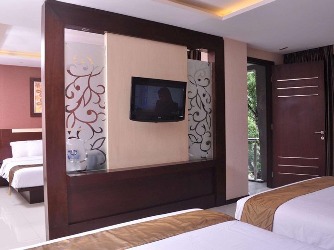 Bedroom 12
