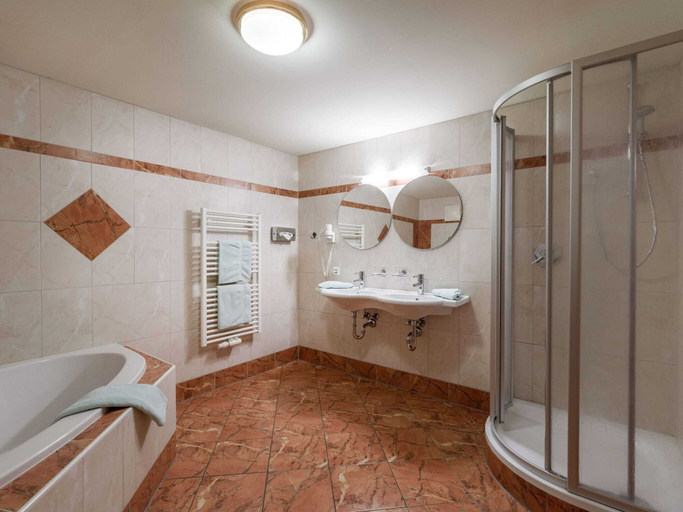 Bathroom 4, Apartment in Stumm near Zillertal Ski Area, Schwaz