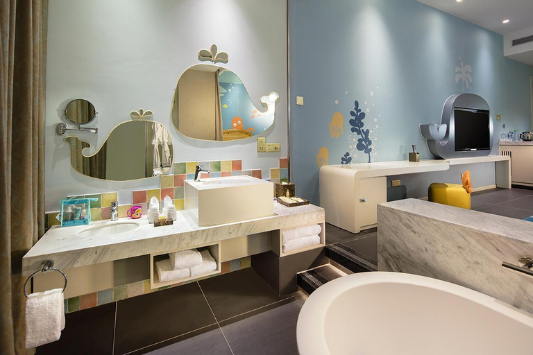 Bathroom 18
