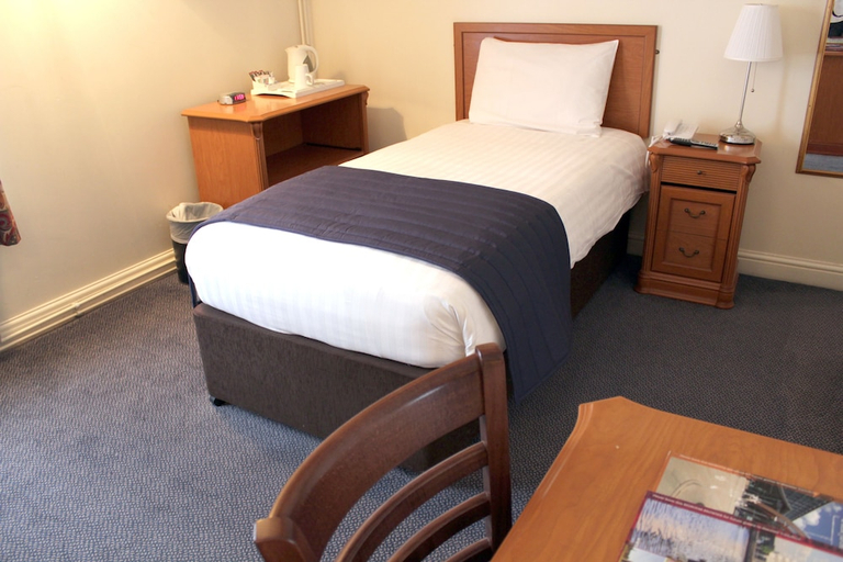 Bedroom 2, DISCOVERY INN, Leeds