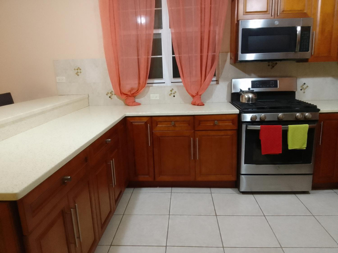 Others 2, Abigail's Sunflower Entire 2 Bedroom Apt