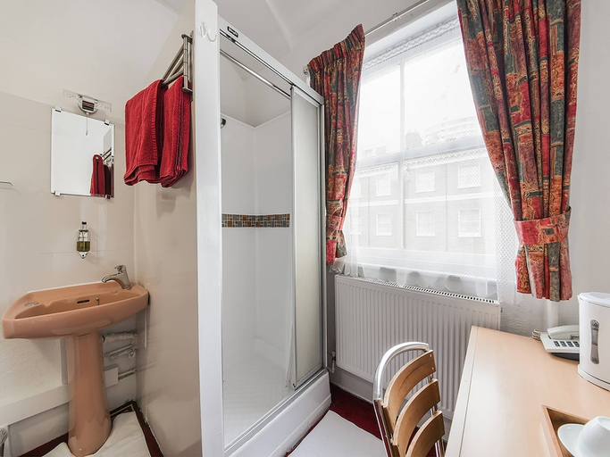 Bathroom 4, Holiday City Ltd, London