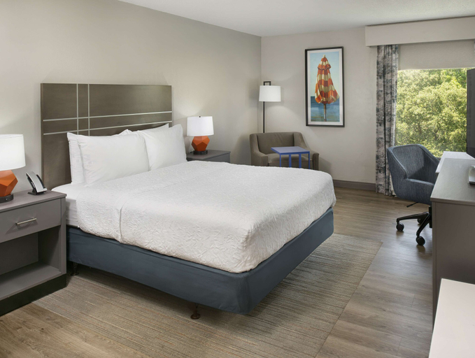 Bedroom 3, Hampton Inn Myrtle Beach-Northwood, Horry