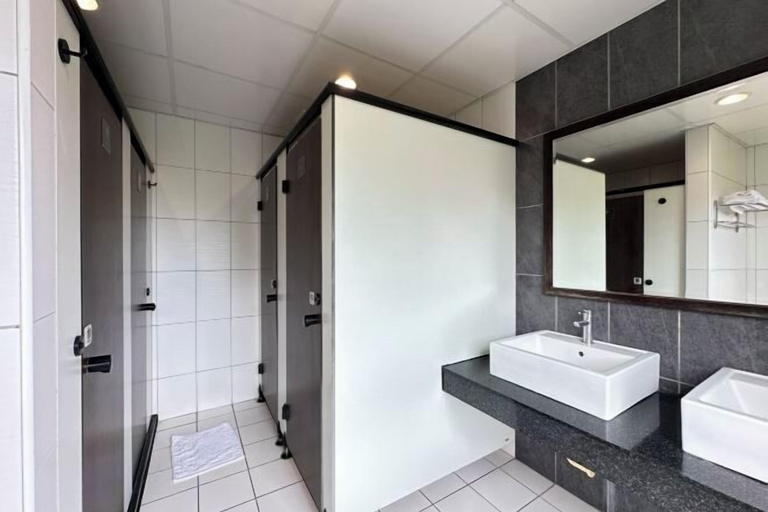 Bathroom 3, Chien Tan Overseas Youth Activity Center, Taipei City