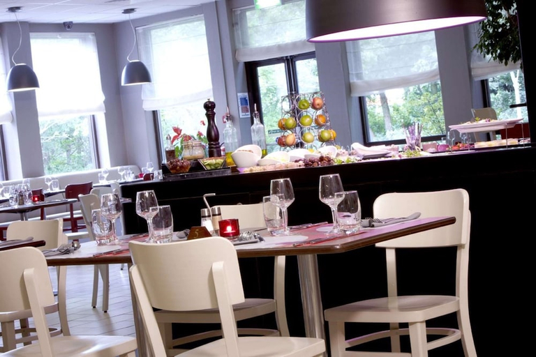 Food & Drinks 4, CAMPANILE SWINDON, Swindon